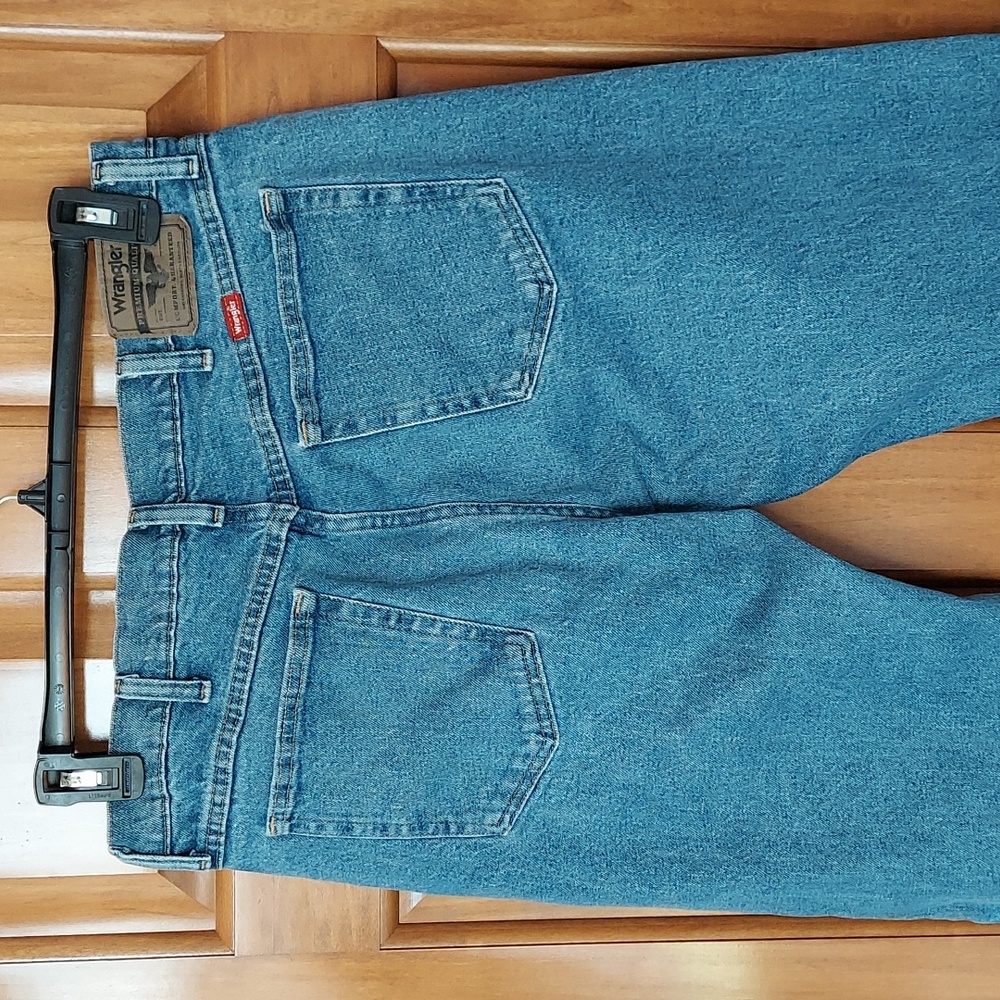 Wrangler Straight Leg Light Blue Stretch Denim Jeans, Size 34X30, Like New - Picture 4 of 9